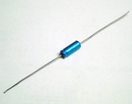 Condensatore elettrolitico - condensatore,